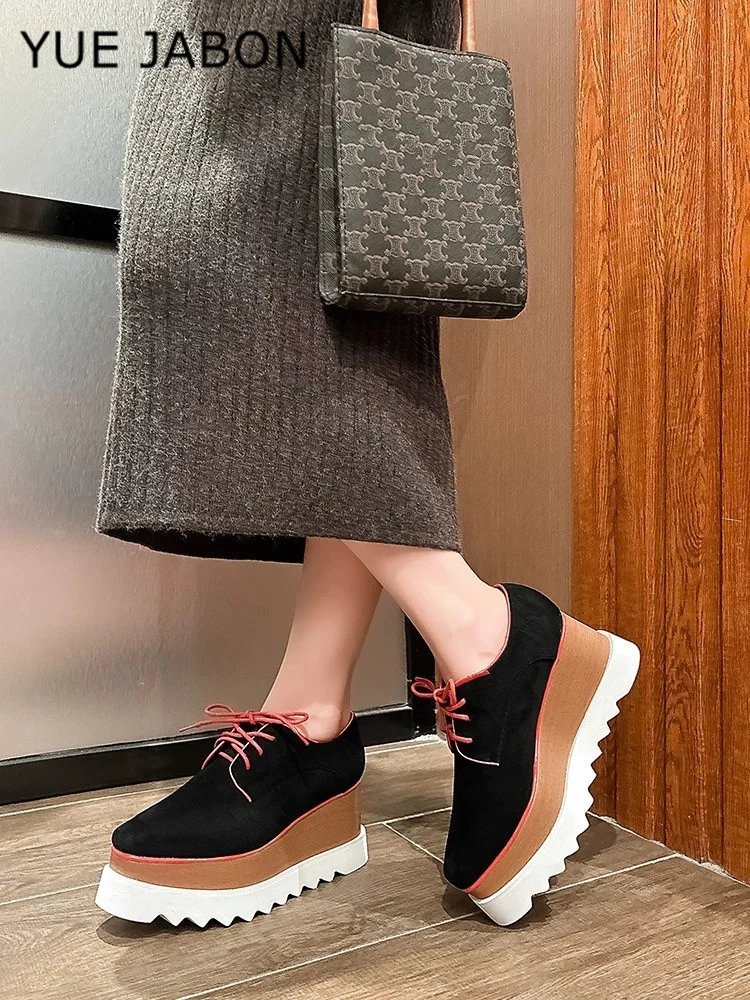 Scarpe casual da donna con plateau alto Scarpe basse in pelle scamosciata di mucca Scarpe stringate autunnali femminili Nuovo marchio 2025 Tendenza Walking Comfort Zapatillas