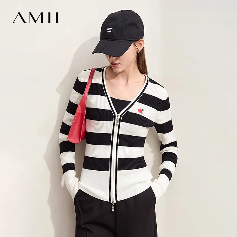 

Amii Minimalism Cardigans Lady 2025 Autumn New V-neck Embroidery Zipper Striped Cardigan for Women Woolen Slim Knit Top 12413002