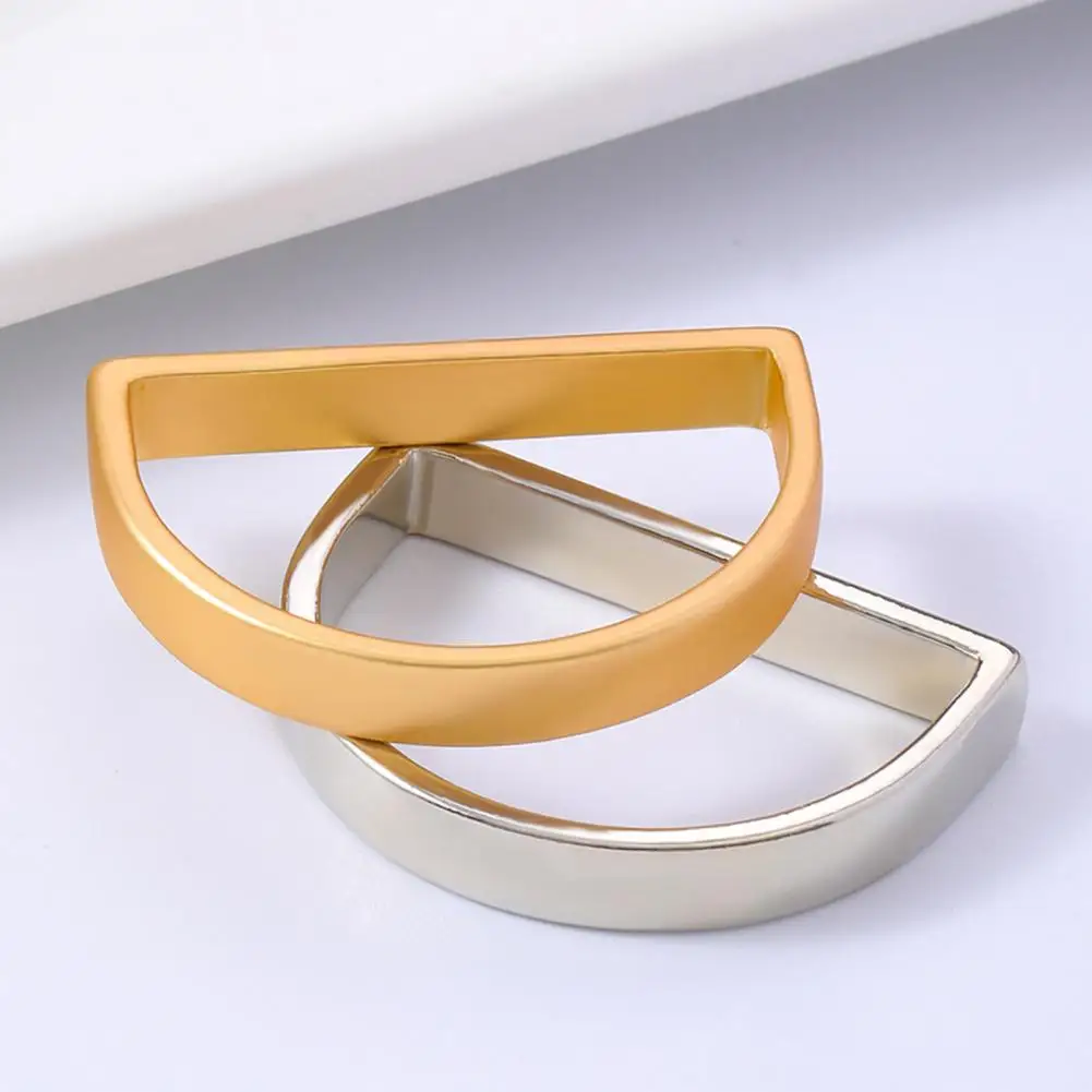 

2Pcs Metal Gold Napkin Holder Buckles Simple Style Elegant Christmas Table Decoration Modern Napkin Ring Party Banquet Adornment