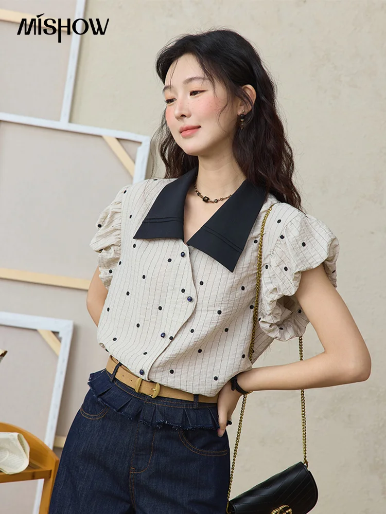 MISHOW Blus Wanita Kantor Musim Panas Wanita 2025 Kemeja Polka Dot Kerah Lipat Lengan Pendek Atasan Ramping Fashion Wanita MXE31C0776