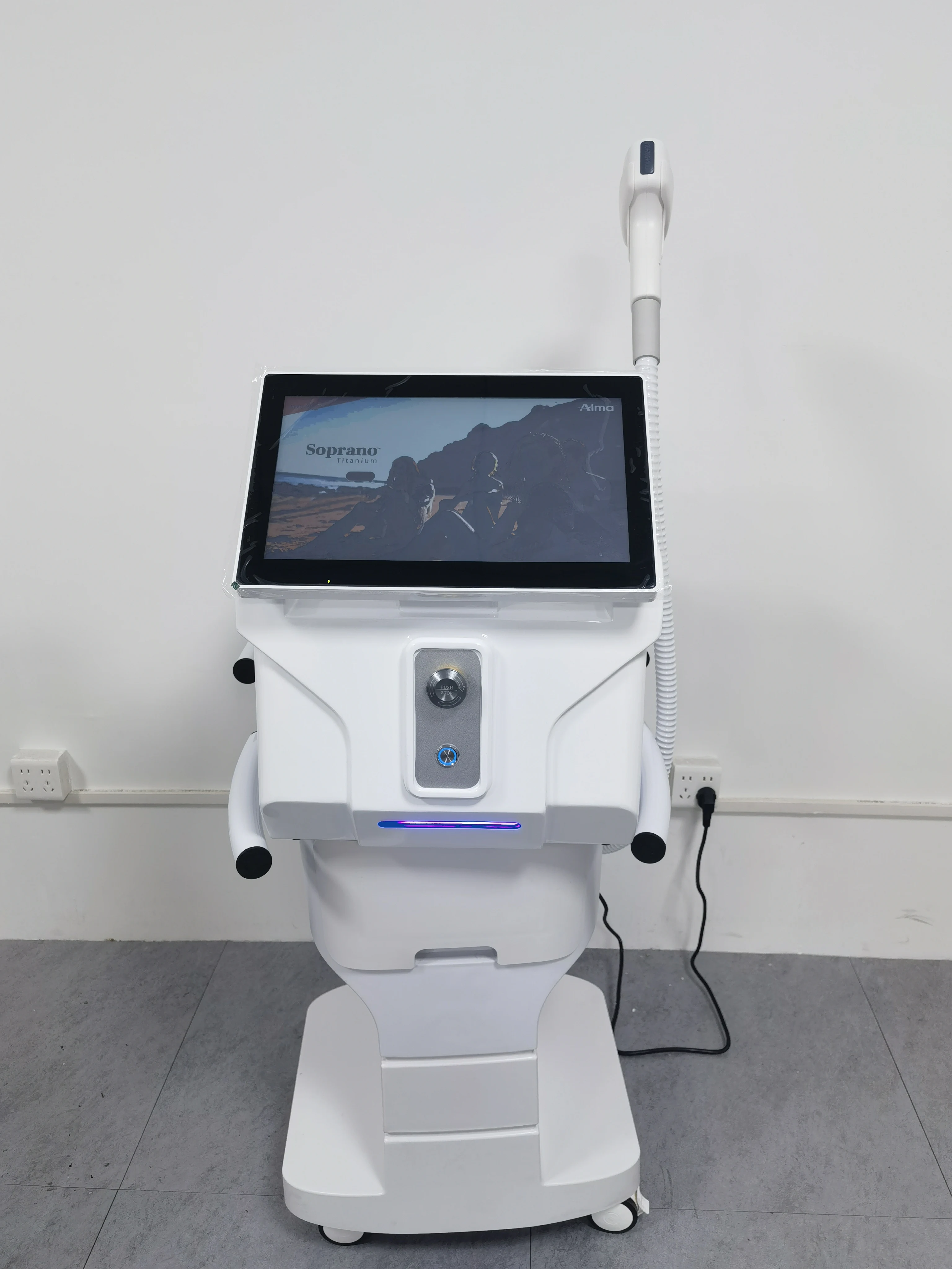 المهنية 4 موجة ديود ليزر الجسم الوجه آلة إزالة الشعر 2025 المحمولة سوبرانو التيتانيوم 4000 واط لنزع الشعر العناية بالبشرة