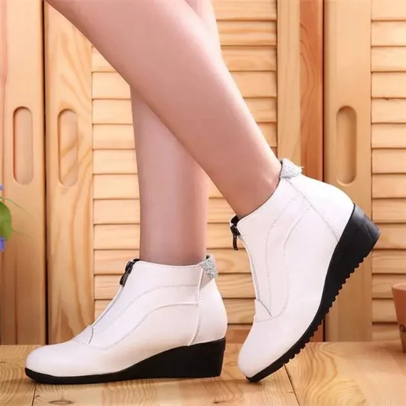 

2025 Ankle Boots Women Autumn Winter Leather Boots Fashion Flats Casual Ankle Boots For Women Round Toe Zip