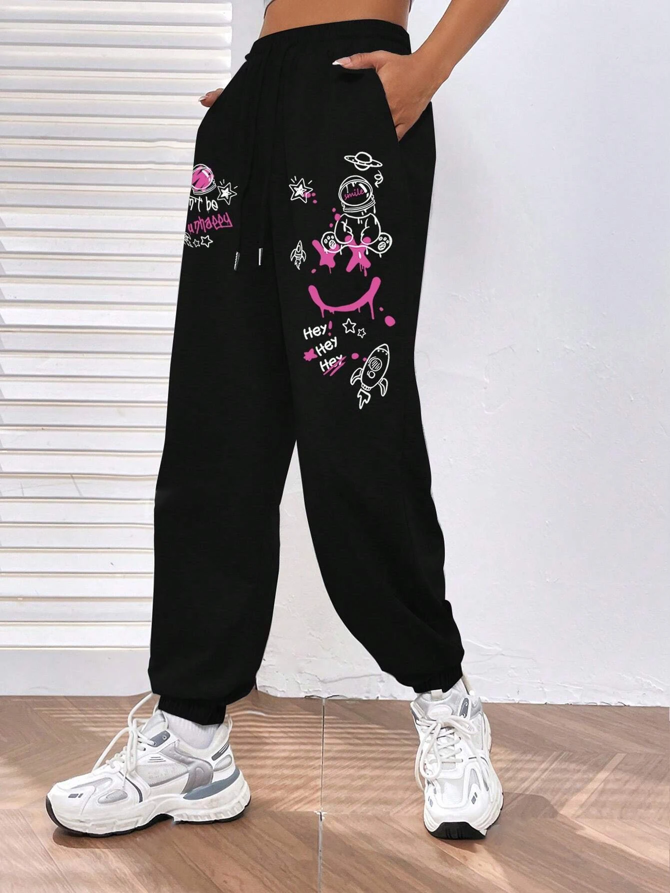 Women\'s Casual Graffiti Printed Sweatpants For Everyday Wear Versatile Pocket Drawstring Trendy Street Pant Female Autumn Winter