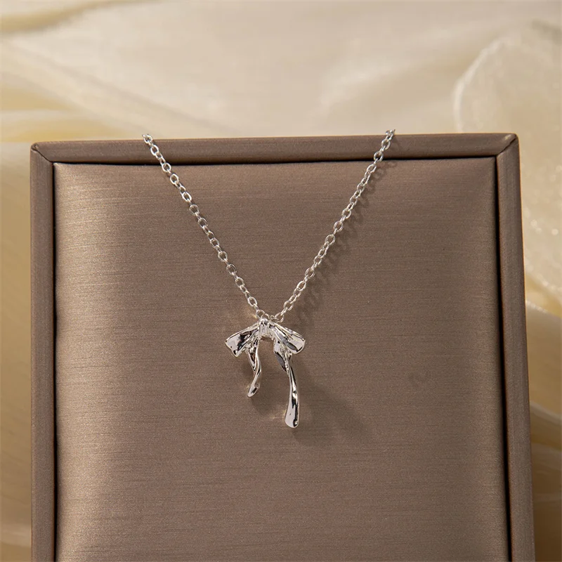 Exquisite Clavicle Chain Elegant Scrub Bow Pendant Necklace For Women Girls Temperament Collar Chain Korean Student image 4