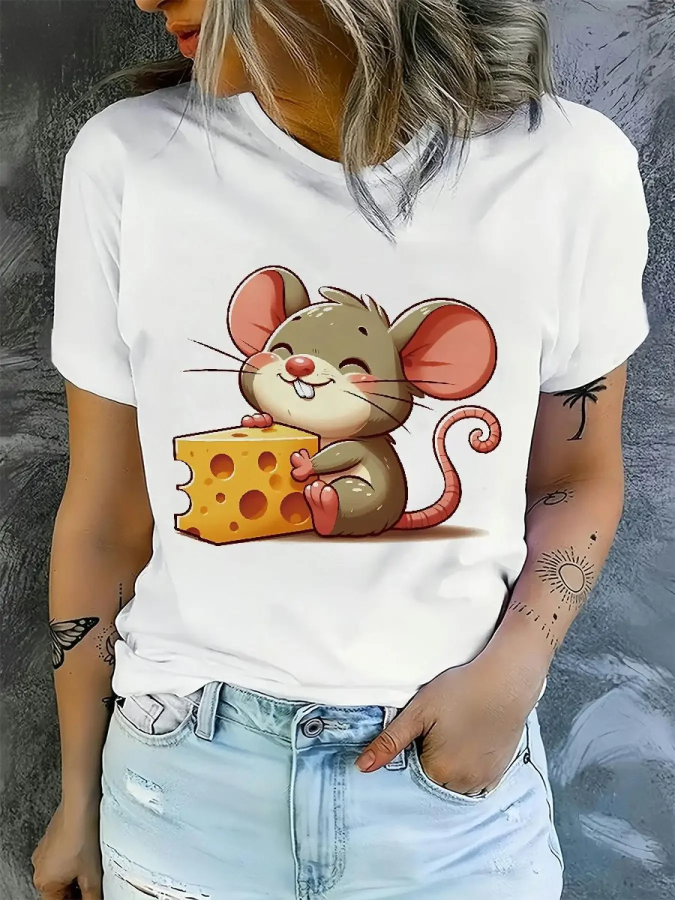 

New women's casual short sleeved T-shirt cute cartoon mouse and cheese print round neck summer casual women's T-shirt