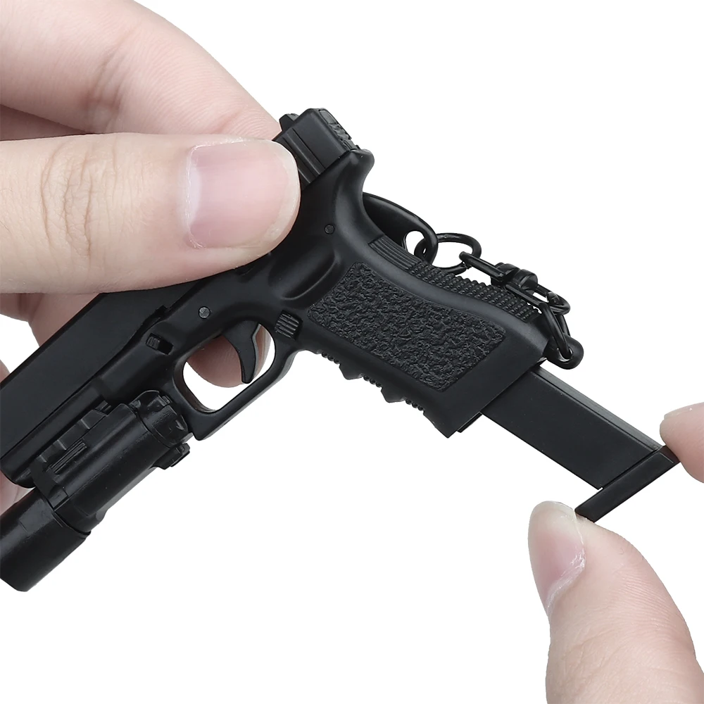 Glock G17-Black Mini Gun Keychain 1:4 Miniature Gun Shape Pistol Keyring Pendant Ornament Gift for Army Fan Model Collection