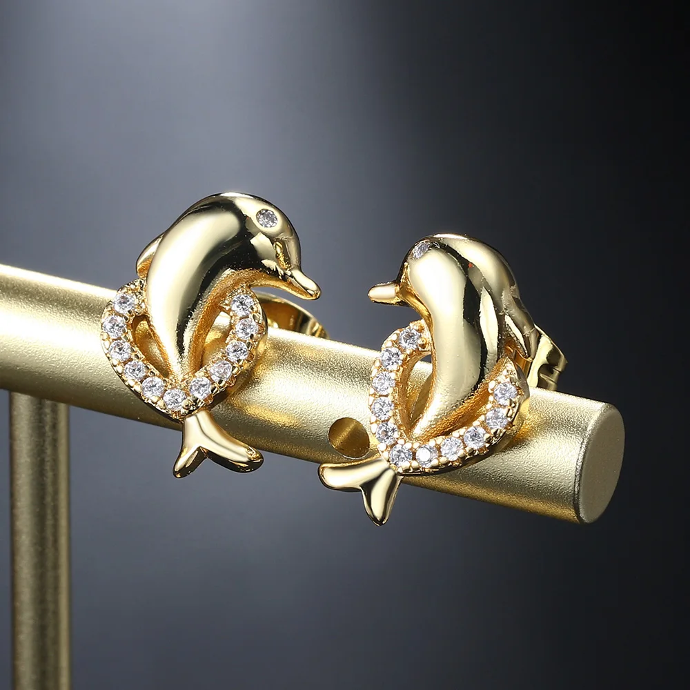 Nette Delphin Ohrstecker für Frauen Kawaii Gold Farbe Herz Zirkonia Knorpel Ohr Zubehör Modeschmuck Geschenke E424