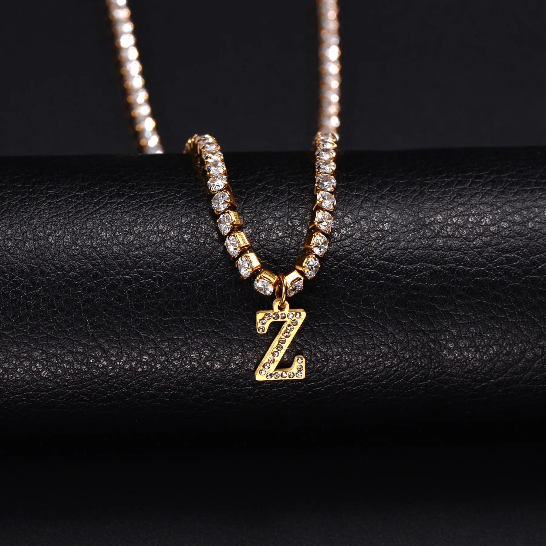 Custom English Letter Pendant Necklace European And American Hip-hop Personalized Claw Diamond Necklace Women's Name Necklac