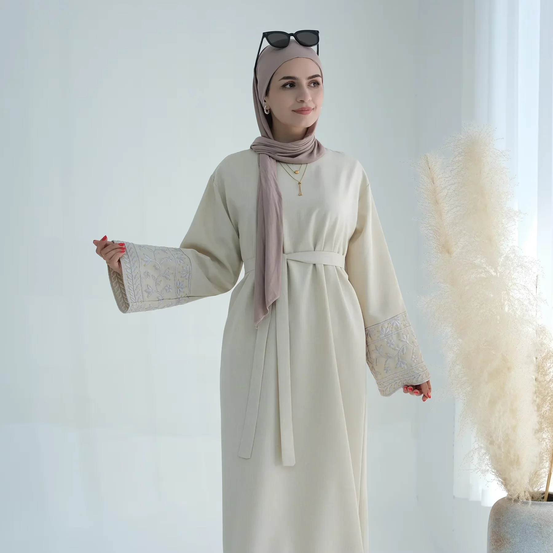 Lino chiuso Abaya per le donne Musulmano ricamato Casual Abaya Dubai Lusso Turchia Hijab Abito Ramadan Islam Caftano Robe