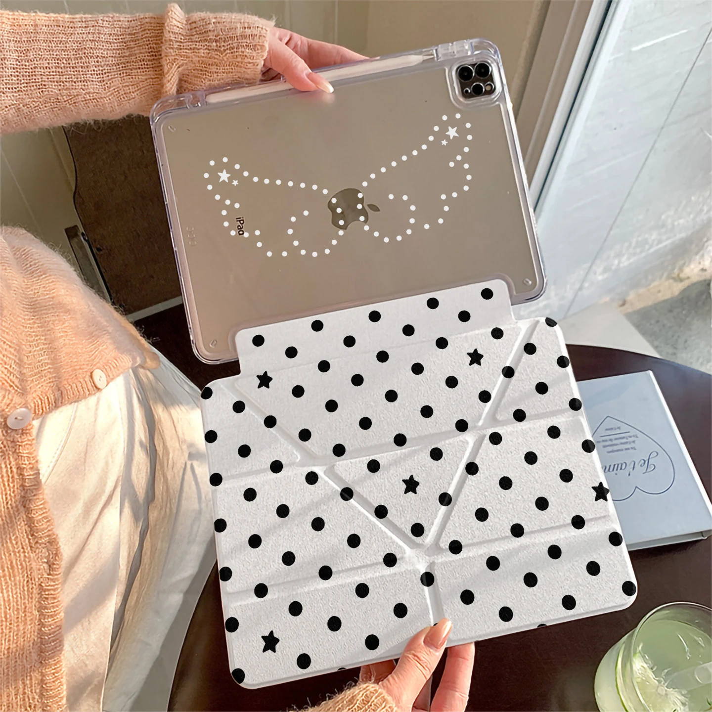 Étui pour tablette Ins Polka Dot Wing pour iPad Pro 11 12.9 13 A16 M2 M4 M3 M5 Coque 8.3 9.7 10.2 5/6/7/8/9/10/11ème Mini Air 3 4 5 Housse