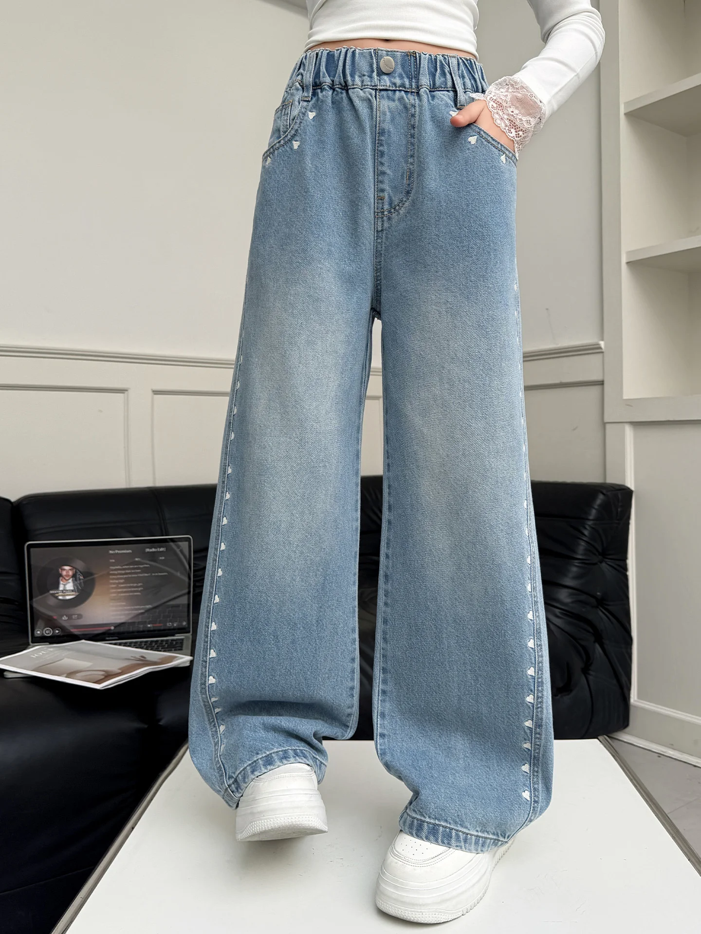 

Spring Autumn Girls Jeans Loose Pants Embroidered Heart Pattern Casual Sle l Waist Denim Fabric Middle School Girls