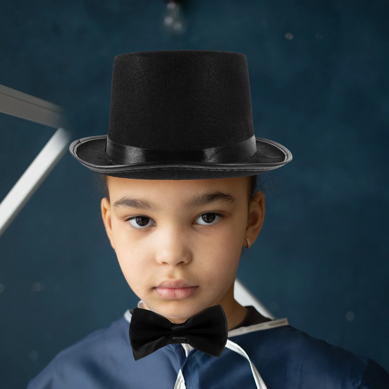 

1Set Detective Dress Up Kit Lightweight Cloth Plastic Hat Gloves Bowtie Magician Pretend Play Props for Cosplay Halloween Party