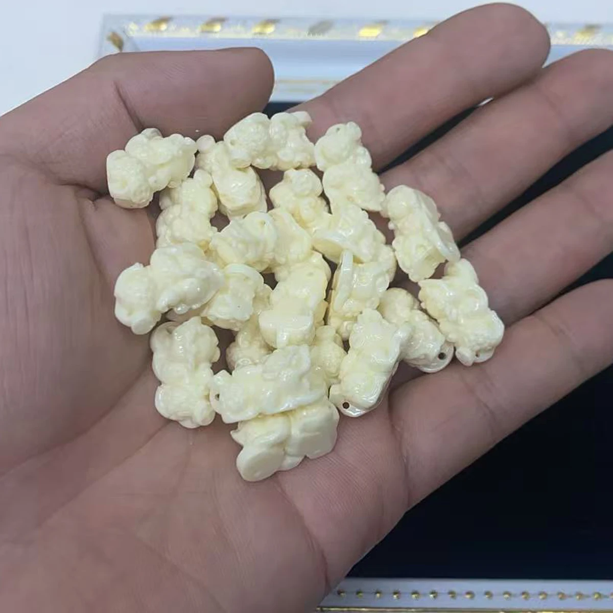 10pcs 18mm Pi Xiu-shaped Through-hole Beads Natural Shell Beads for Jewelry Making Supplies DIY Necklaces Bracelets Accessories