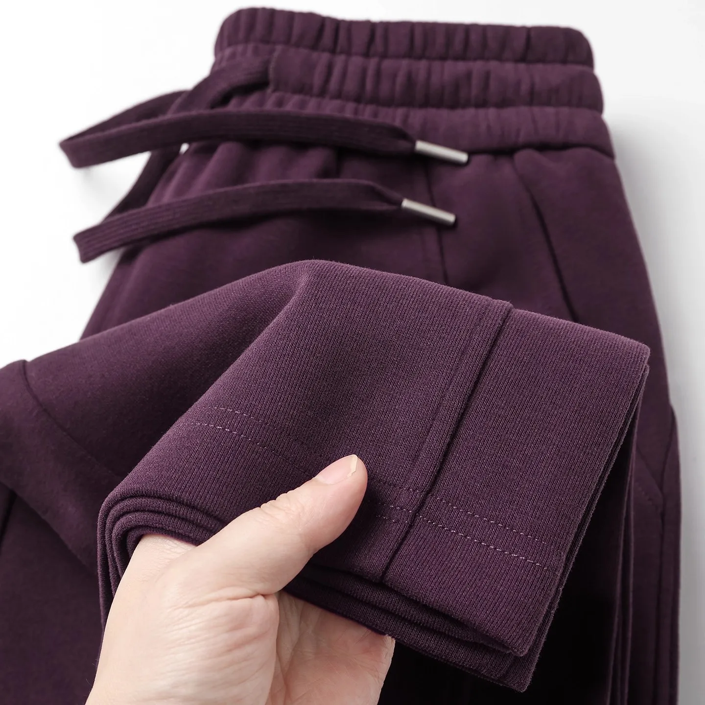 

Брюки прямого кроя с высокой талией, широкие, струящиеся, сливово-фиолетовые, осенне-зимние, свободного кроя, спортивные, молодежные, повседневные