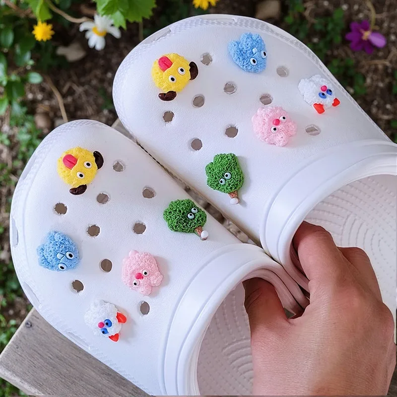 New Whole Set Hot DIY Hole Shoes Charms for Little Monster Handmade Charms Designer Quality Garden Shoe Decoration Girl Gift
