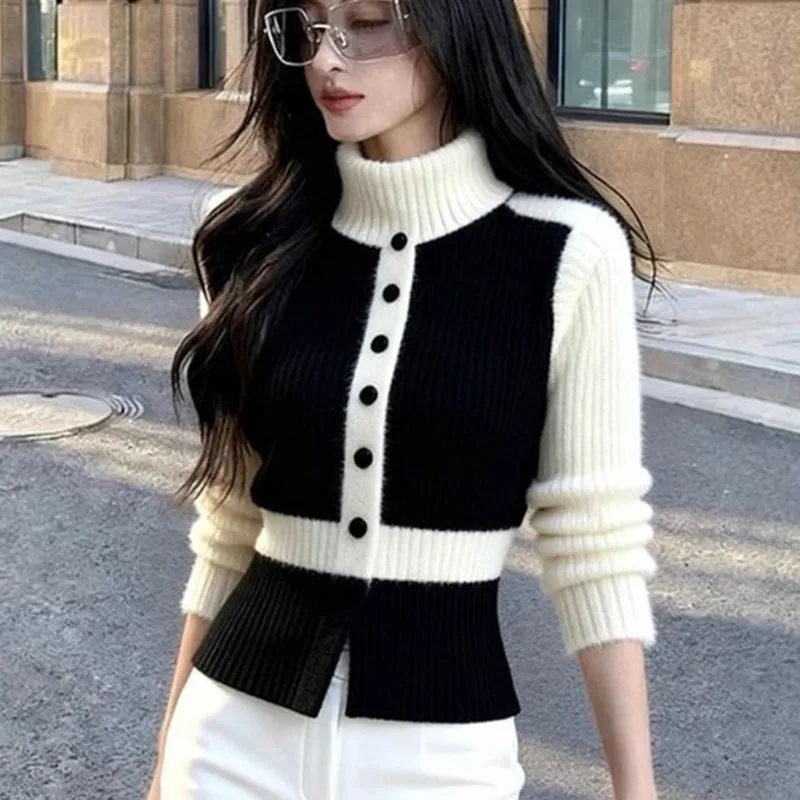 

Look Good Spring Autumn Wear High Necked Sweater Women High-end Black White Contrasting Knitted Top Pullover Turtleneck Female