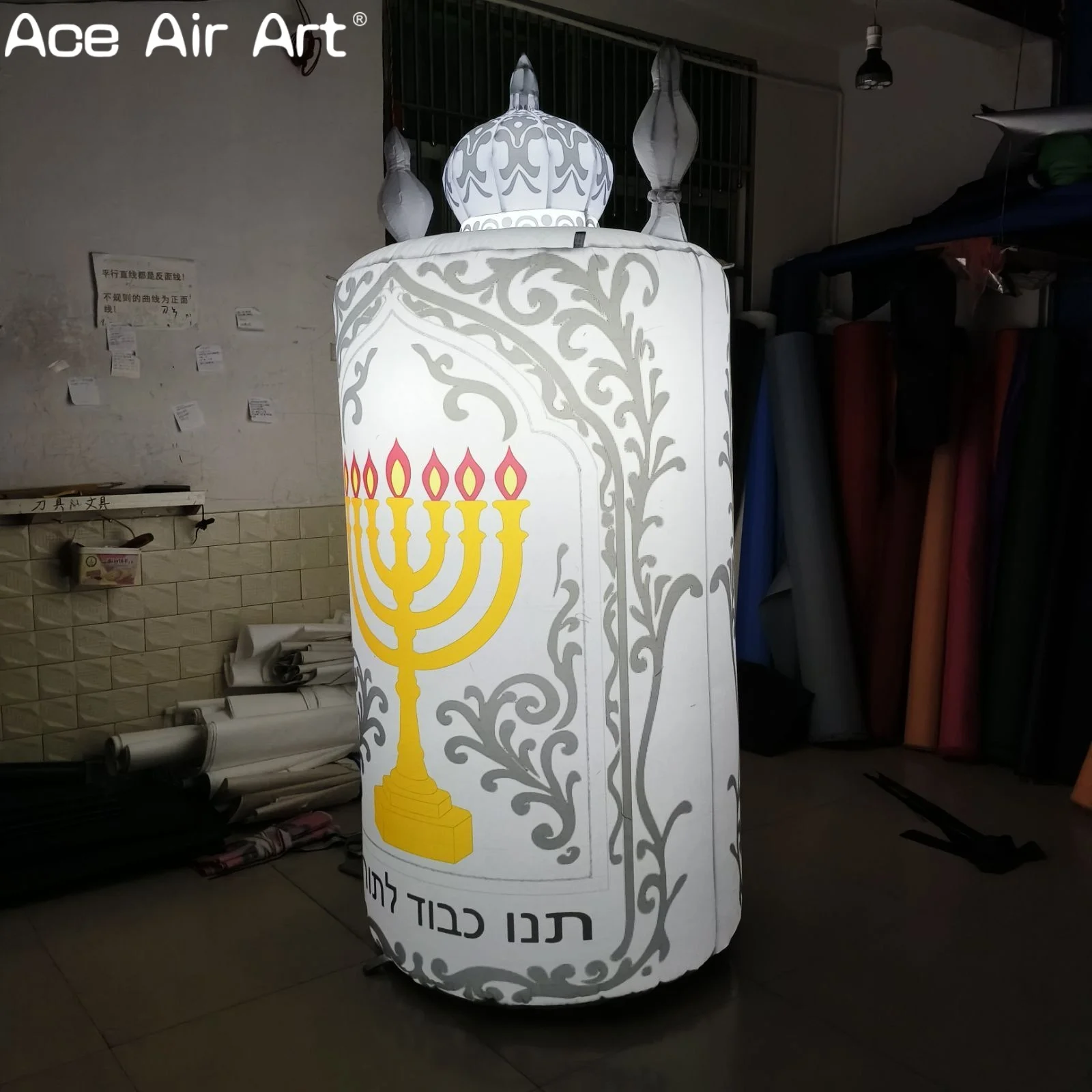 Opblaasbare scrollcilinder met kroon- en chanoeka-kaarsen LED-verlichte opblaasbare vakantiedecoratie voor Joodse festivals en evenementen