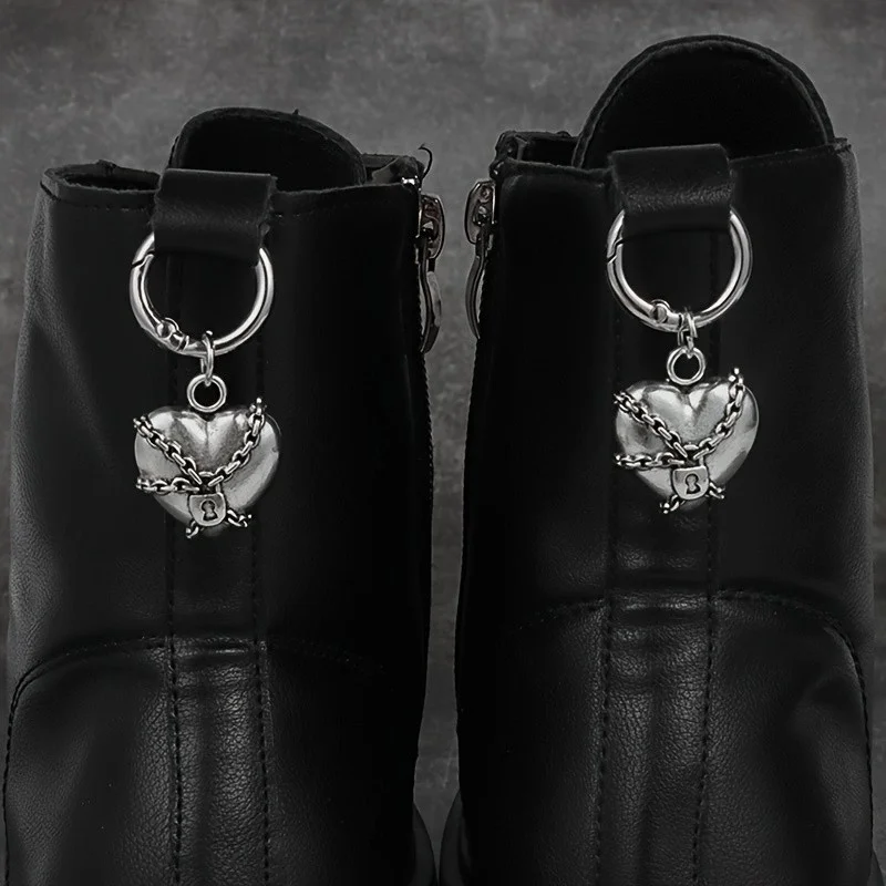 2Pcs Gothic Chain Lock, silver metal detachable shoe pendant accessory, suitable for all kinds of boots