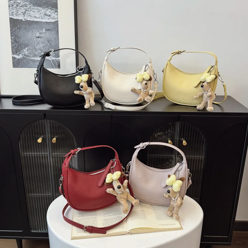 

Женская сумка из мягкой кожи, новинка 2025, универсальная сумка через плечо, сумка через плечо с нишевым дизайном