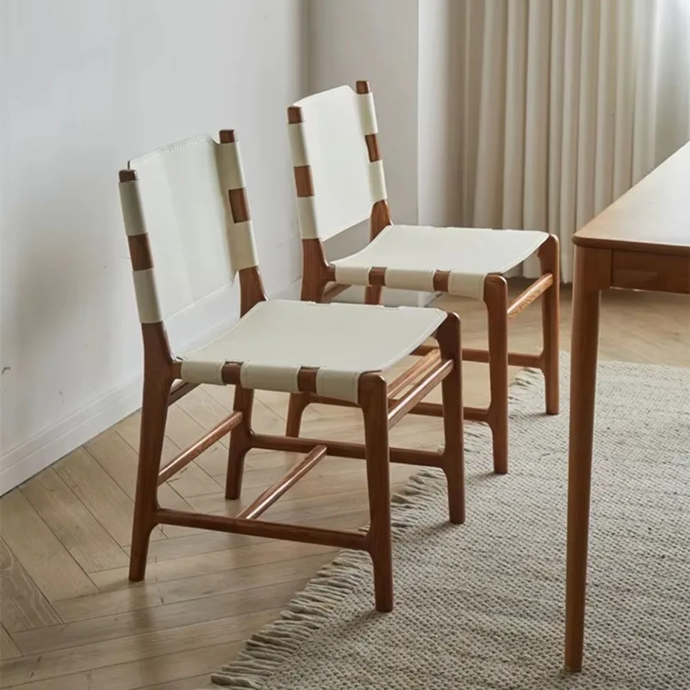 كراسي تناول الطعام الخشبية الصلبة على الطراز الاسكندنافي الياباني، مقهى المطاعم، مقاعد جلدية لتطبيق مدرسي الفندق