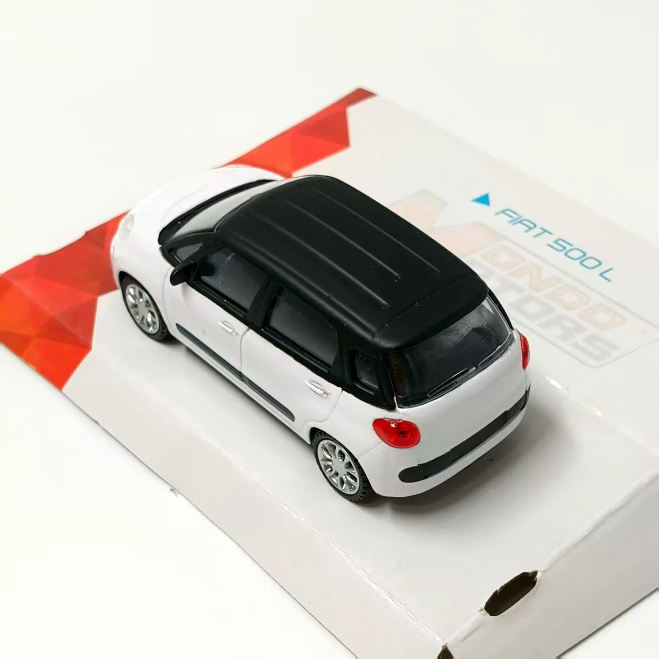 Diecast 1/43 Scale Fiat 500L ITALIAN Vision Alloy Car Model Adult