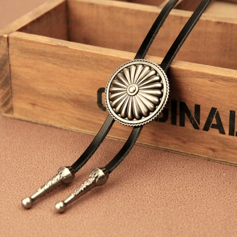 652F Bolo Tie Necklace Western Bolo Tie Vintage Round Bolo Tie Cowboy Tie Cowboy Leather Necktie Sweater Chain Leather Bolo