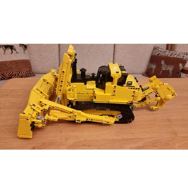 MOC-85323 Komatsu D375A-6 Model Blok Bangunan Perayap Buldoser• 2240 Bagian Hadiah Mainan Blok Bangunan Ulang Tahun Anak Laki-laki