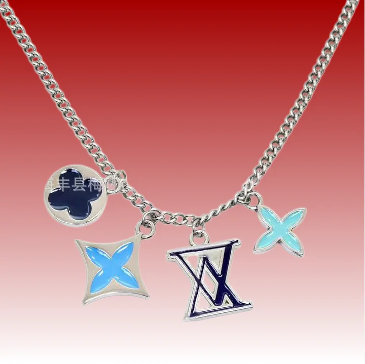 Nuevo Collar de Plata Pura S925 con Letra Esmaltada Azul L de Moda 2026, Cadena de Clavícula Cuatro en Uno Estilo Boutique V