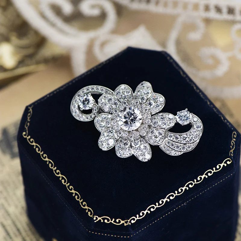 Luxury Vintage Flower Crystal Brooch High Quality Elegant Gemstone Sleeve Collar Pin Jewelry for Women Banquet