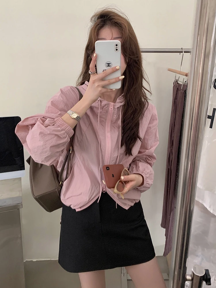 

Легкая летняя женская ветровка свободного кроя с капюшоном, повседневная, стройнящая фигуру, для улицы и города, малая партия