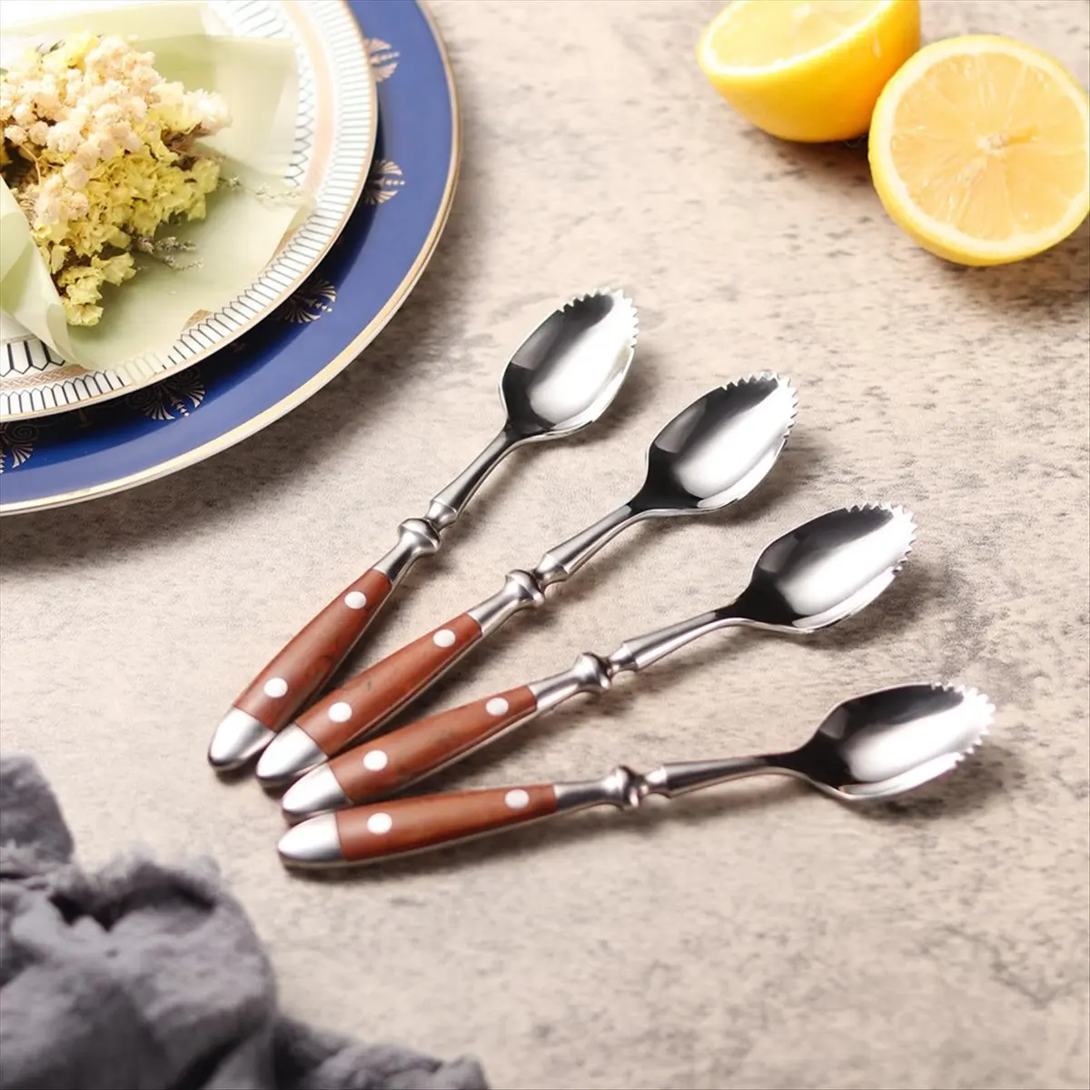 Grapefruit Spoons, 4PCS Serrated Grapefruit Spoon, Stainless Steel 18/8 Fruit Spoon Kiwi Spoon with Wood Handle-A63M