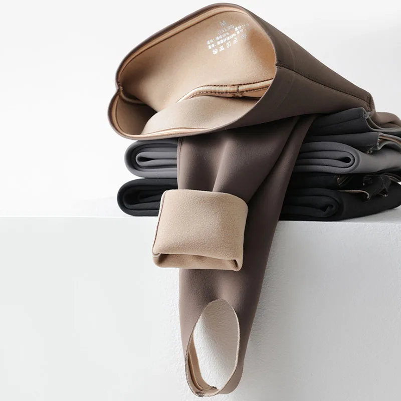 2025 New Women Step On Foot Leggings Autumn Winter Rabbit Fleece Thicken Warm Leggings Slim Yoga Fitness Sports Shark Leggings