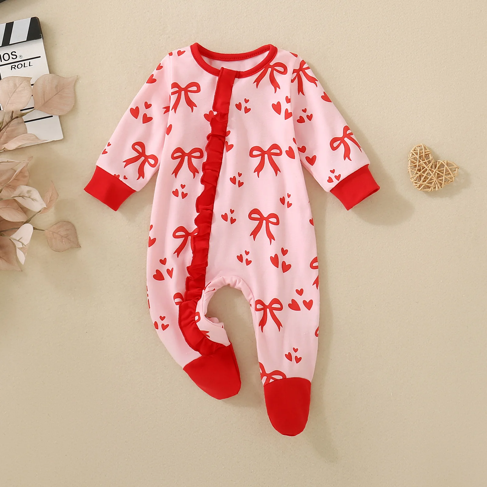 

Весенне-осенний розовый бант с цветочным принтом для маленьких девочек, спальное место с длинными рукавами, милый дизайн для ползания, День святого Валентина