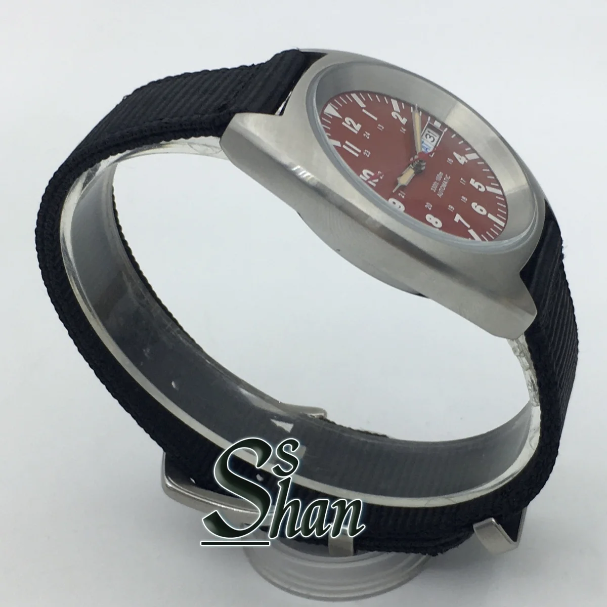NH36 36mm 39mm mechanical watch with a date window, green luminous dial dome-coated glass water-resistant 100-meter Cloth belt