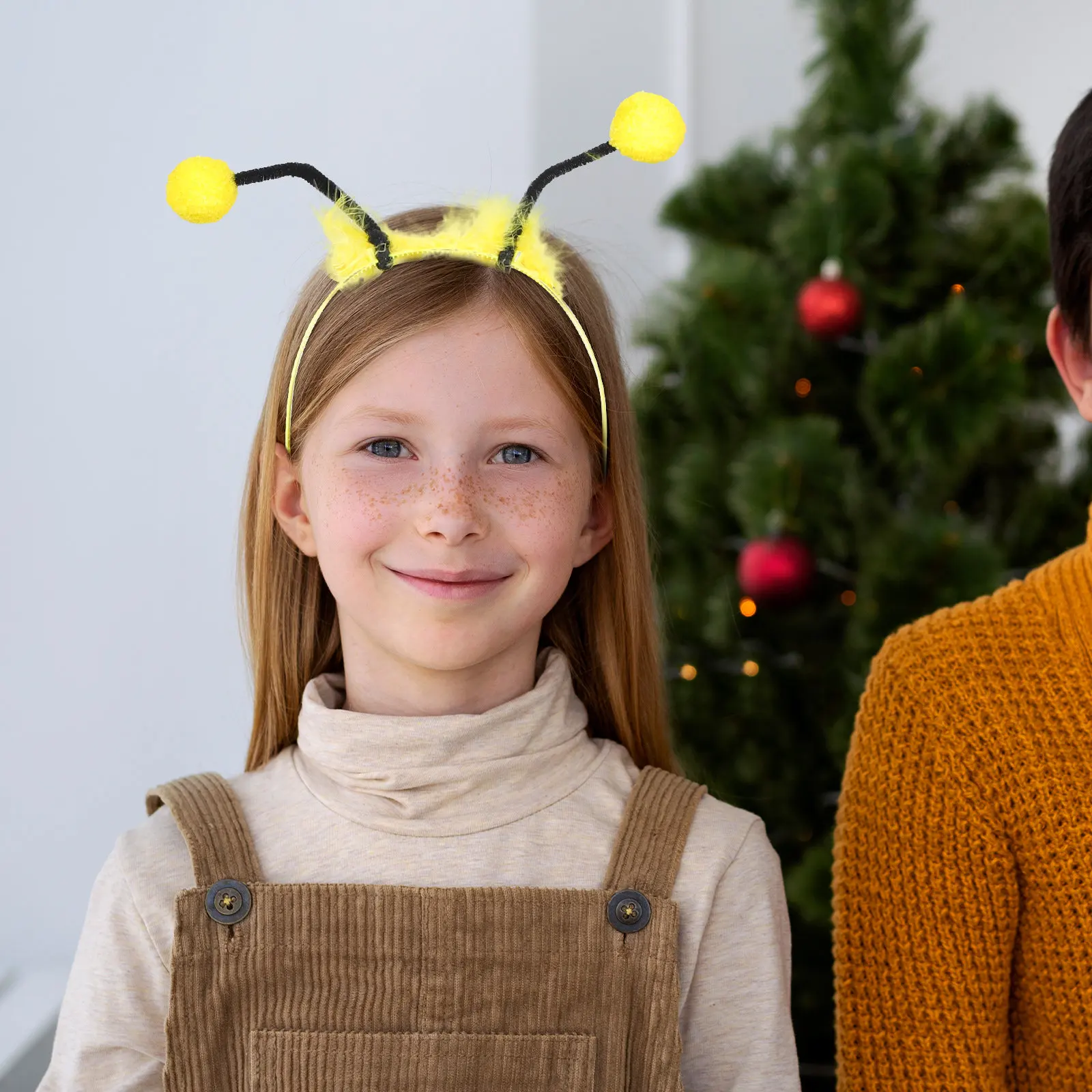 

1 комплект: Костюм пчелы с крыльями, повязка на голову и палочка для Хэллоуина, карнавала, маскарада