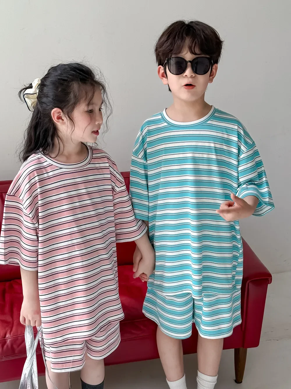 

2 Pcs 2025 Summer Striped Boys Girls Round Neck Oversized Short Sleeve Shorts Outfit Set Children Sibling Matching Casual Suit