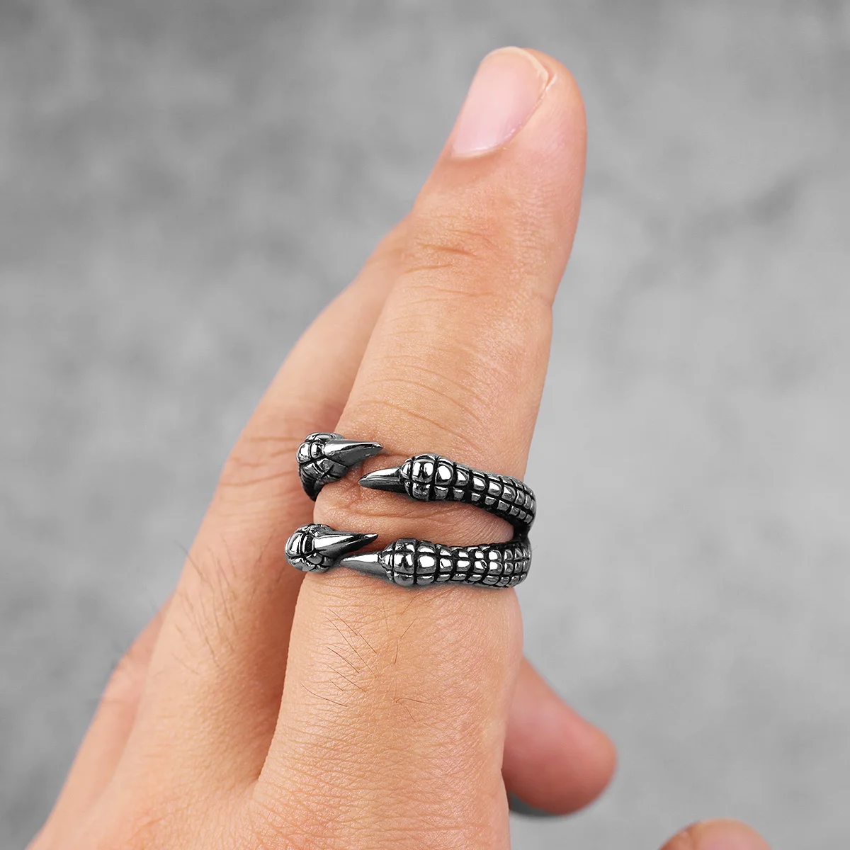 Stainless Steel Men Rings Dragon Claw Personality Punk Rock Hip Hop for Biker Male Boyfriend Jewelry Creativity Gift Wholesale