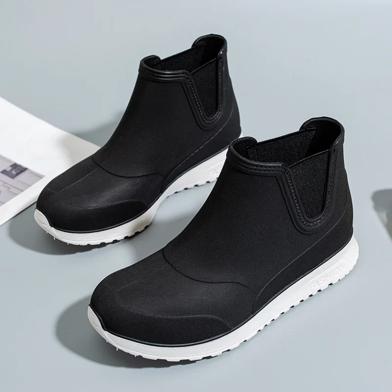 Scarpe da pioggia alla caviglia Scarpe da acqua impermeabili da donna Stivali da pioggia in PVC alla caviglia Nuovi stivali da pesca solidi alla moda femminile Slip On Cotone invernale