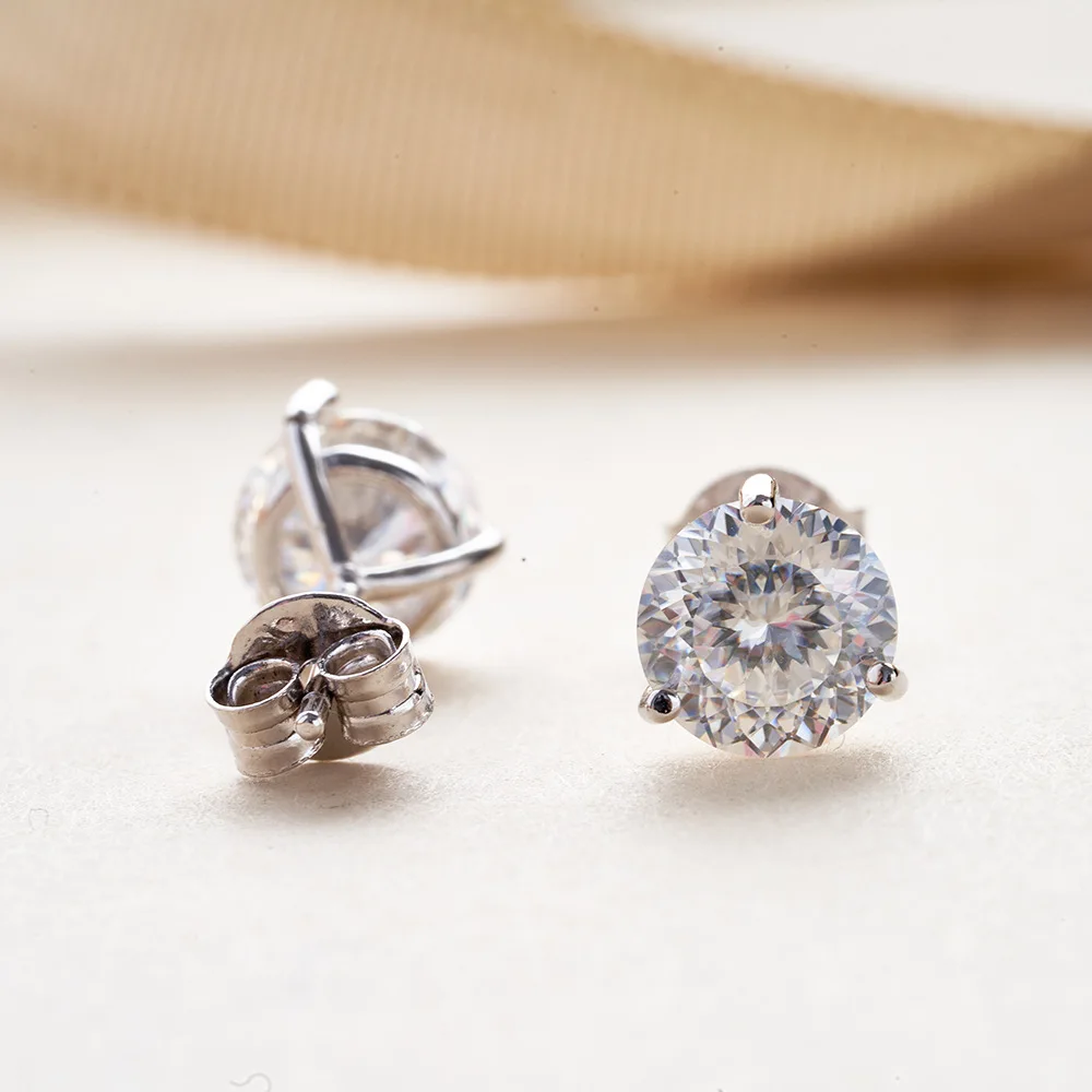 JoyceJelly 925 Sterling Silver Moissanite Diamond Jewelry 0.5CT/1CT Moissanite Earrings For Women Daily Classical Simple Design