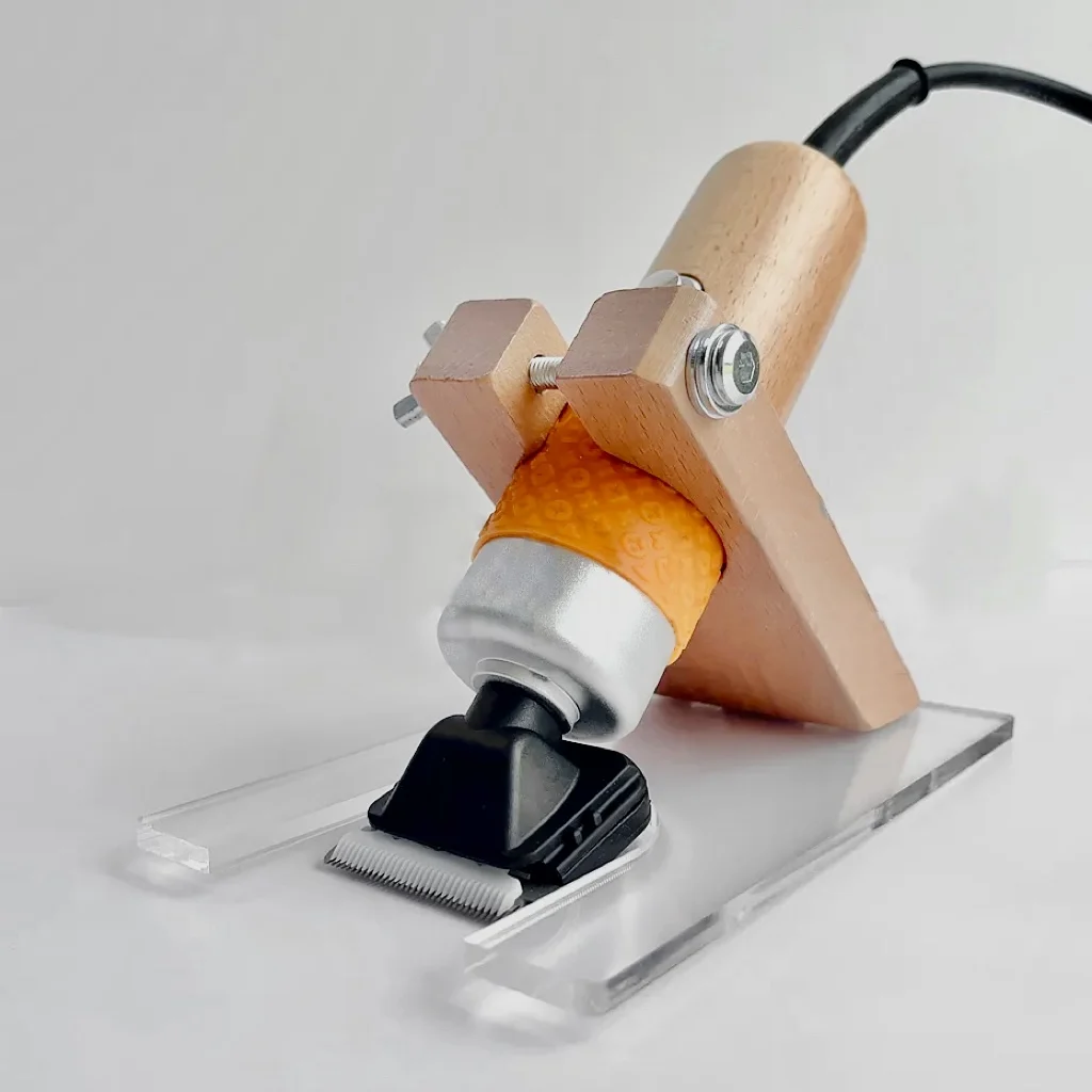 

Share Carpet Tufting Mowing Variable Speed Pet Trimmer Professional Tufting Carpet Trimmer