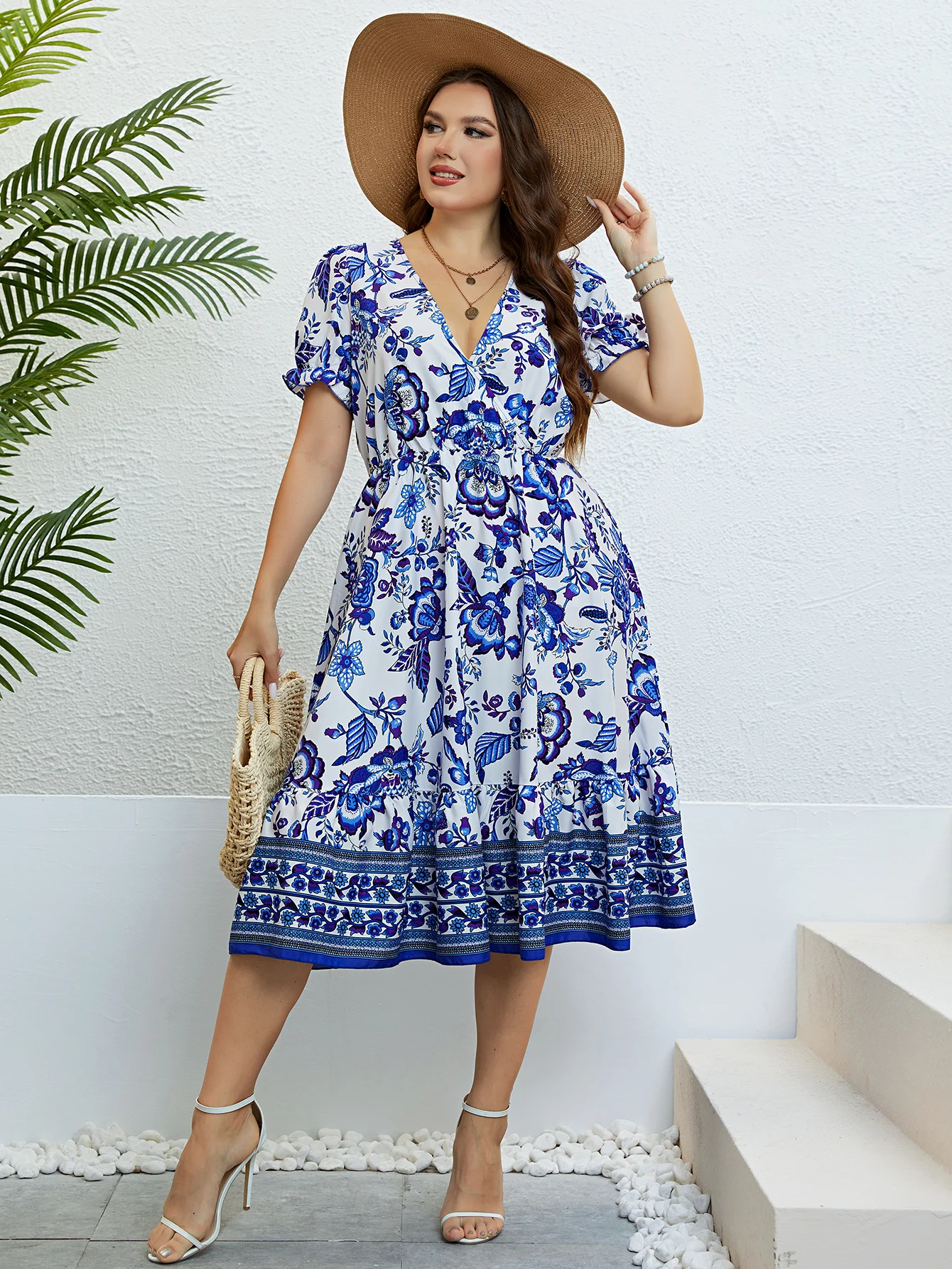 Della Mel Women Plus Size Summer Short Sleeve Floral Dresses Female Elegant Party Long Dress Holiday Casual V-Neck A-Line Dress