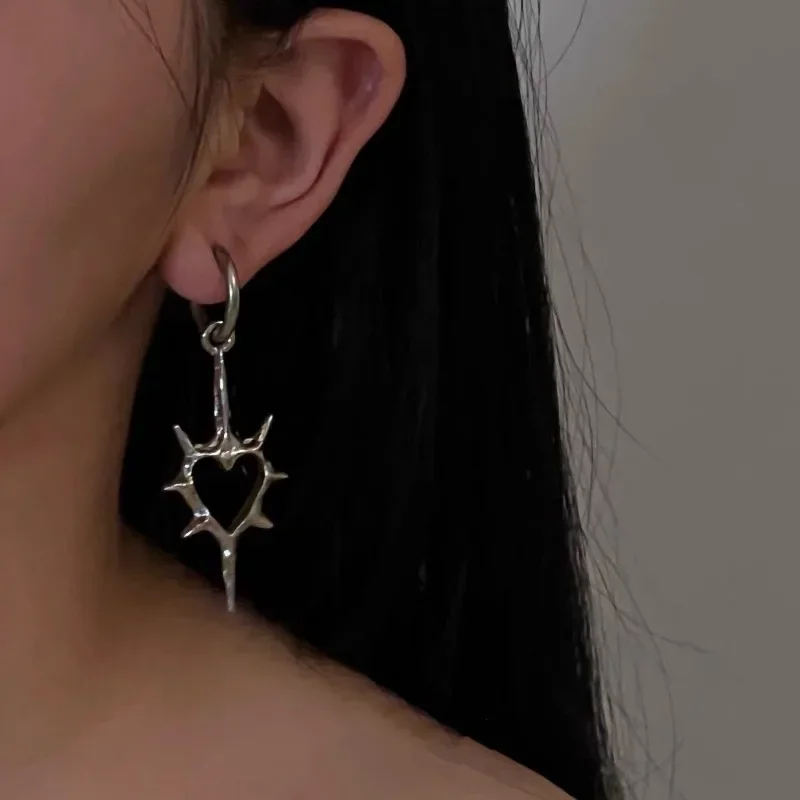 Y2K Punk Hollow Thorn Love Heart Pendant Earrings for Women Vintage Unusual Stainless Steel Ear Buckle Jewelry Party Accessories