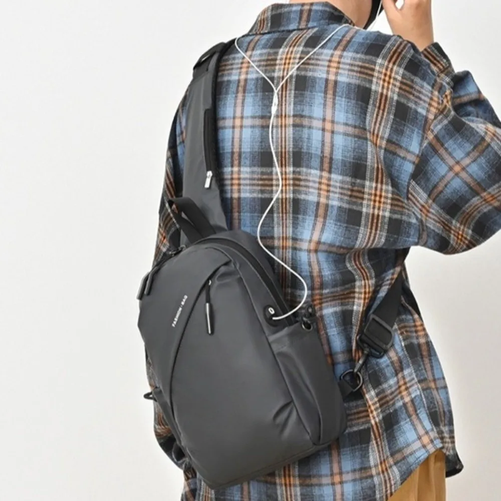 

Large Capacity Men Chest Bag Waterproof Zipper Oxford Cloth Crossbody Bag Multipurpose Wide Strap Men Shoulder Bag Travel