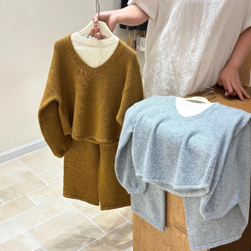 

2025 Autumn New Fashion Girls' Simple Solid Color Collar Splicing Sweater and Pants Two Piece Set