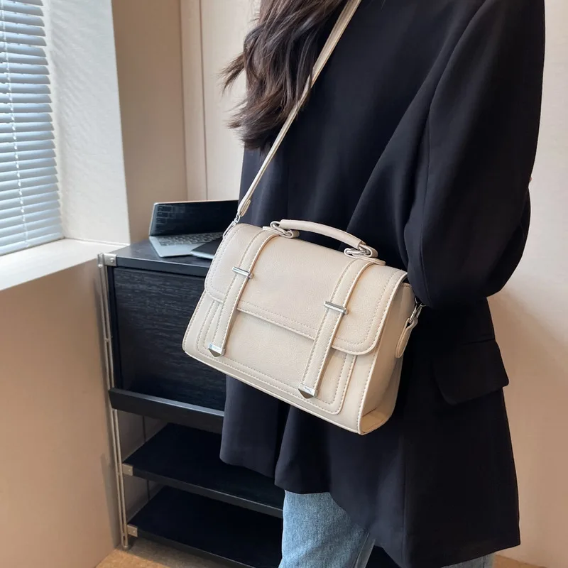 

2024 Women's Popular Style, Simple And Multi Functional Shoulder Crossbody Bag, Fashionable And Portable Compact Commuter Bag