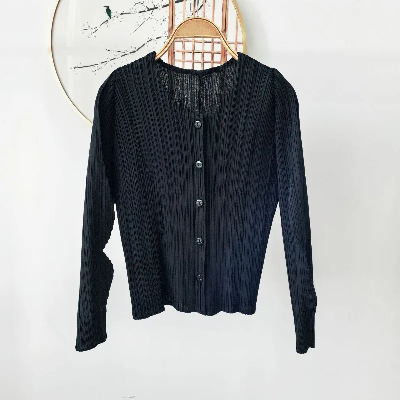 

Autumn New Miyake Pleated Soft Lightweight Breathable Fabric Temperament Versatile Jacket Blouse Long-sleeved Cardigan Women's