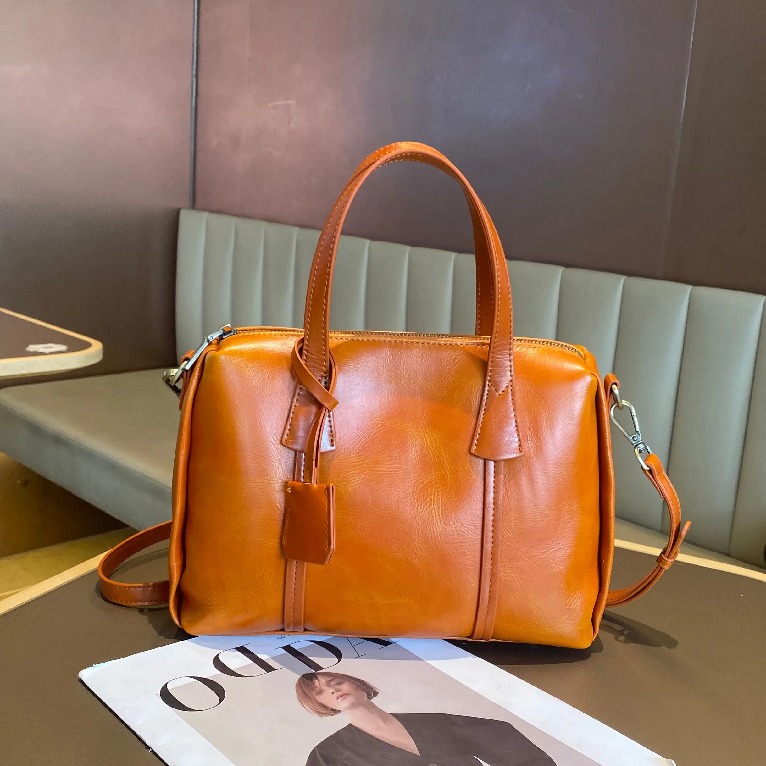 

Новая женская сумка-бостон из натуральной кожи класса люкс, дизайнерская, высококачественная, из воловьей кожи, через плечо, для женщин