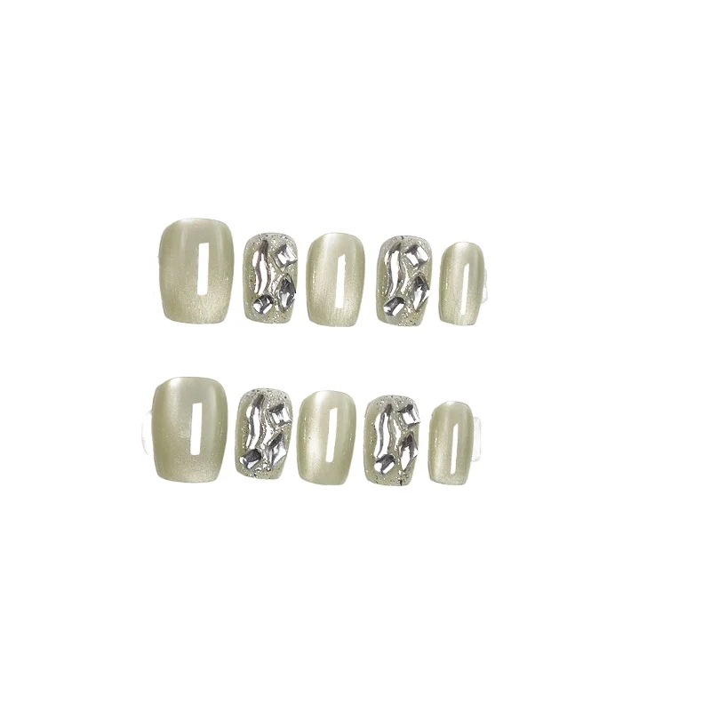 

Wearing nail handmade spring and summer cat eye nail patch nail piece finished short white and fresh green
