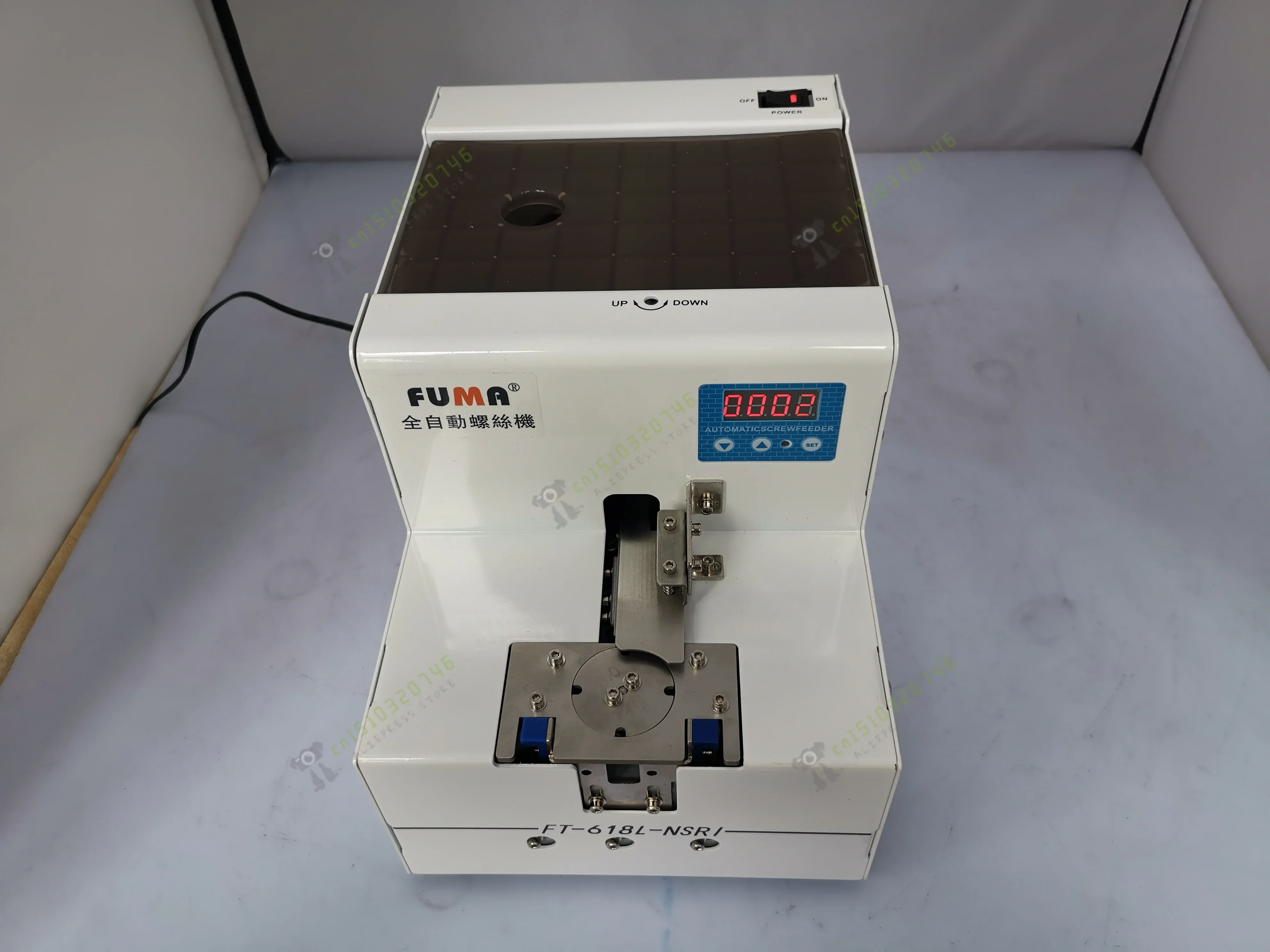 

Taiwan rotary Screw conveying machine, FT-618L-NSRI M1.0-6.0 automatic screw feeder adsorption robot available AC100-240V