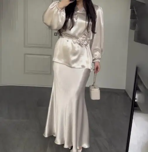 Moda outono cor sólida feminina 2 peças com decote em v 3d flor decalque amarrado cintura chiffon camisa e cintura alta conjunto de saia rabo de peixe